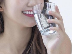 这几种“喝水法”正在悄悄伤身体,别再这么喝水了！