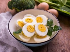 蛋黄到底该不该吃 适量摄入有助健康
